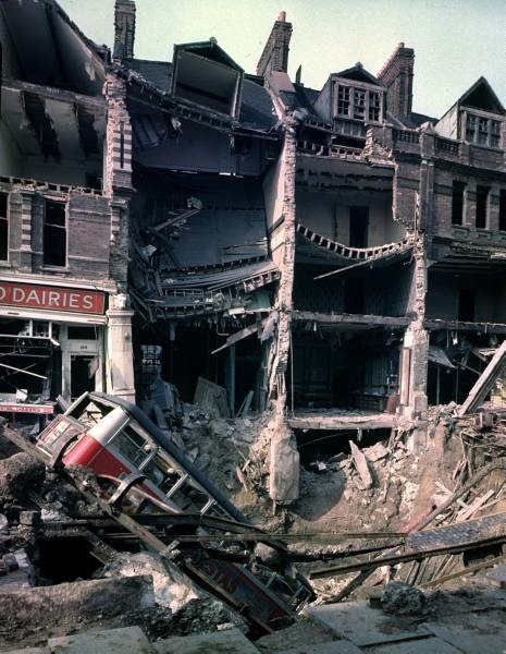 London Blitz: Haunting And Heart Wrenching Rare Color Photos (and A Few ...