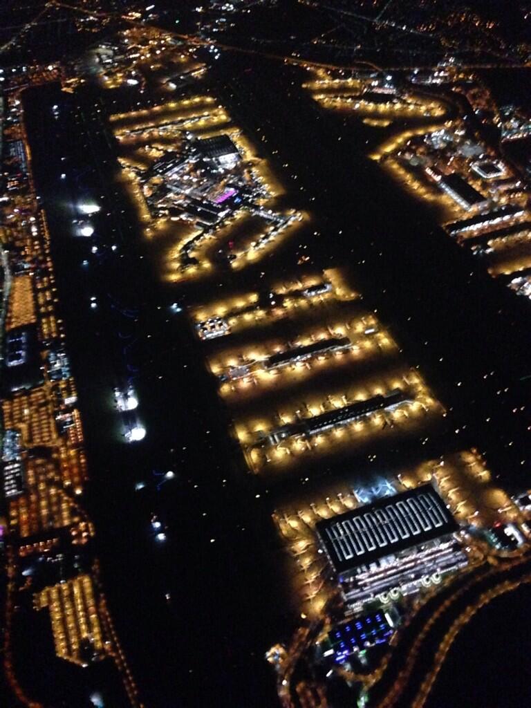 Cool Photo London s Heathrow Airport at Night as Seen From 6000