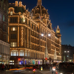 Harrods_at_Night,_London_-_Nov_2012