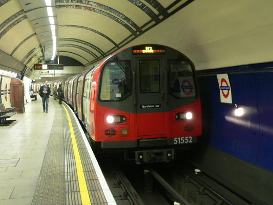 1024px-Mornington_Crescent_northbound