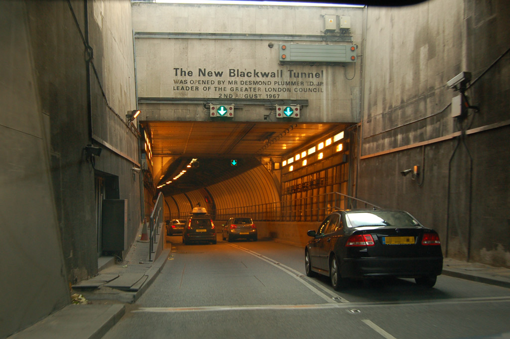 london bridge tunnel tour