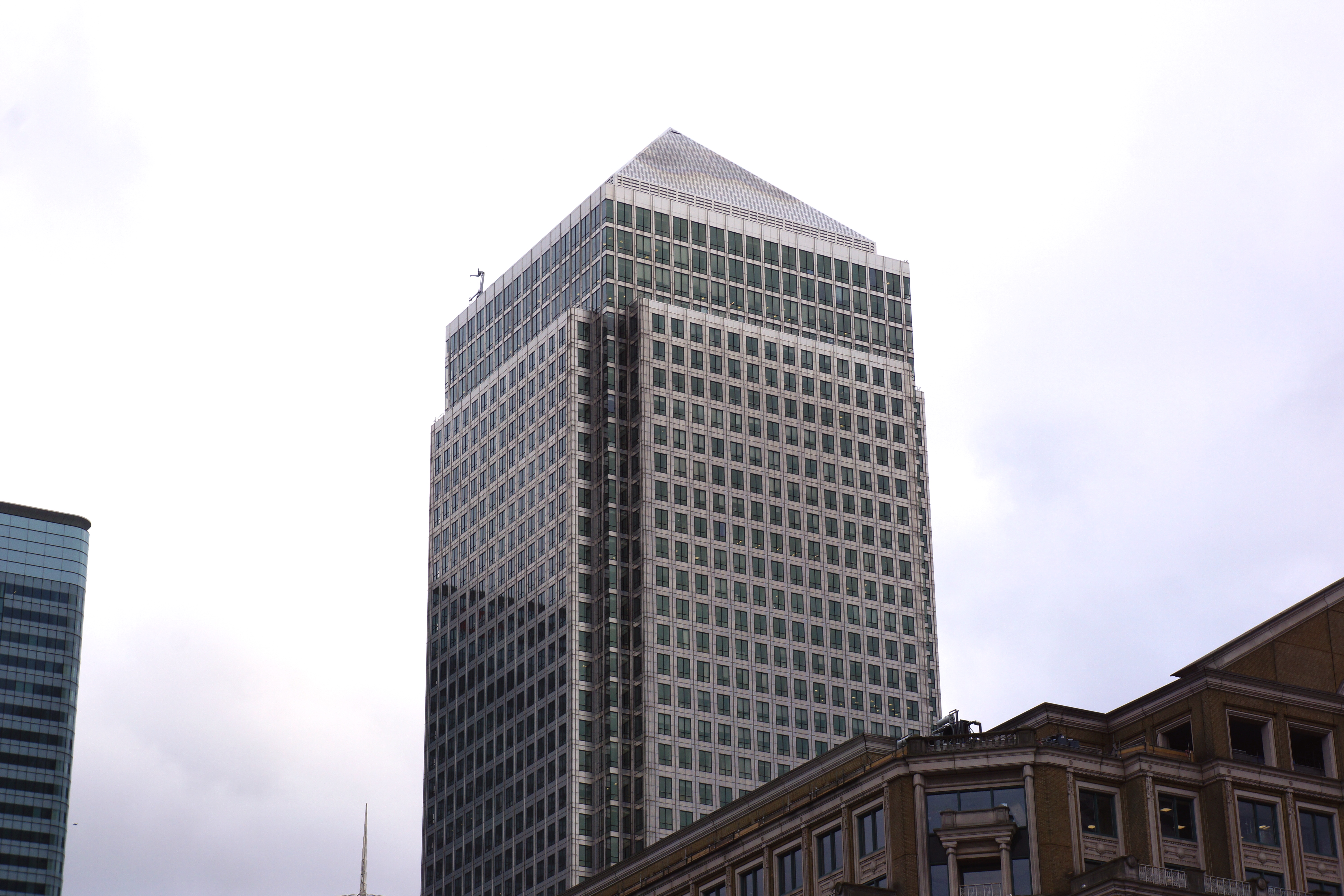 First square. One Canada Square. One Canada Square в Лондоне. One Canada Square, Canary Wharf, London. One Canada Square крыша.