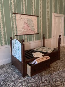 Kensington Palace - Victoria's travelling bed