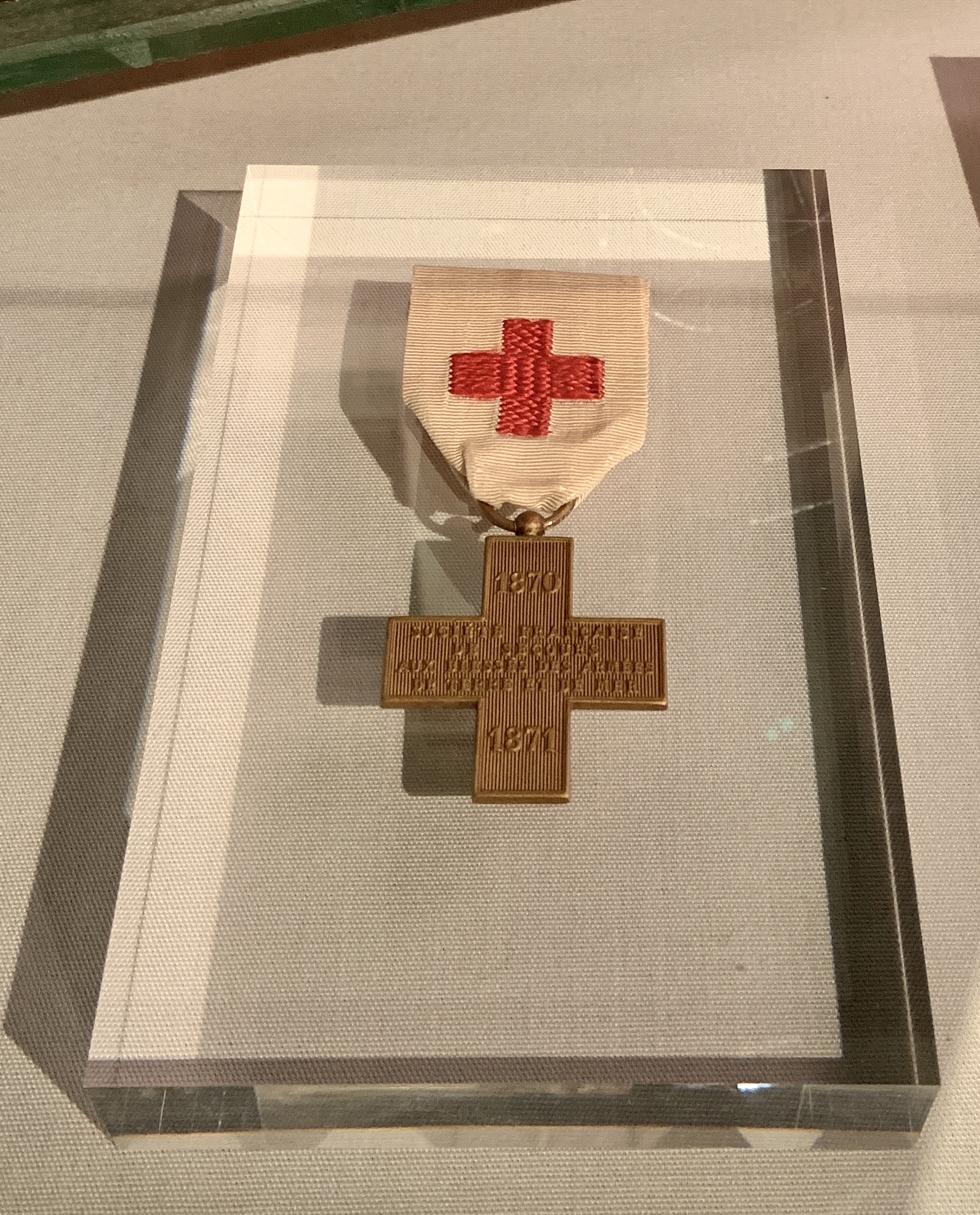 Geneva Cross awarded to Florence Nightingale