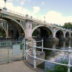 Richmond_Lock_Weir_and_Footbridge_at_St_Margarets_-_panoramio