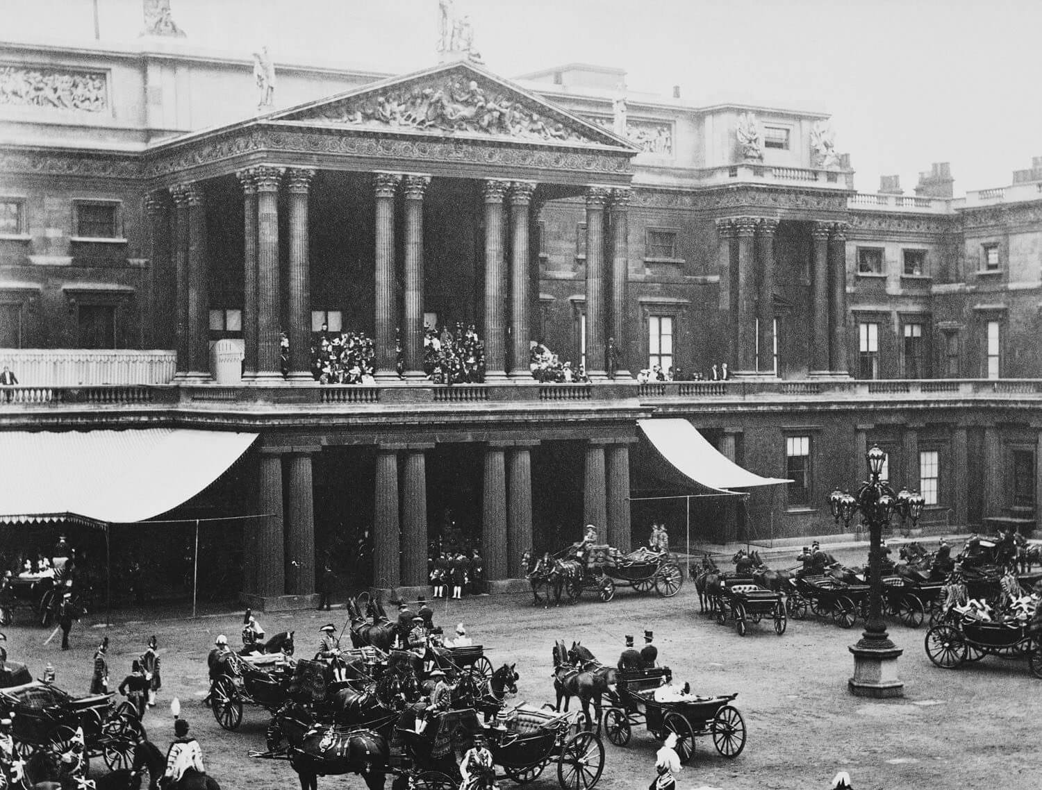 buck-house-a-history-of-buckingham-palace-long-read-londontopia