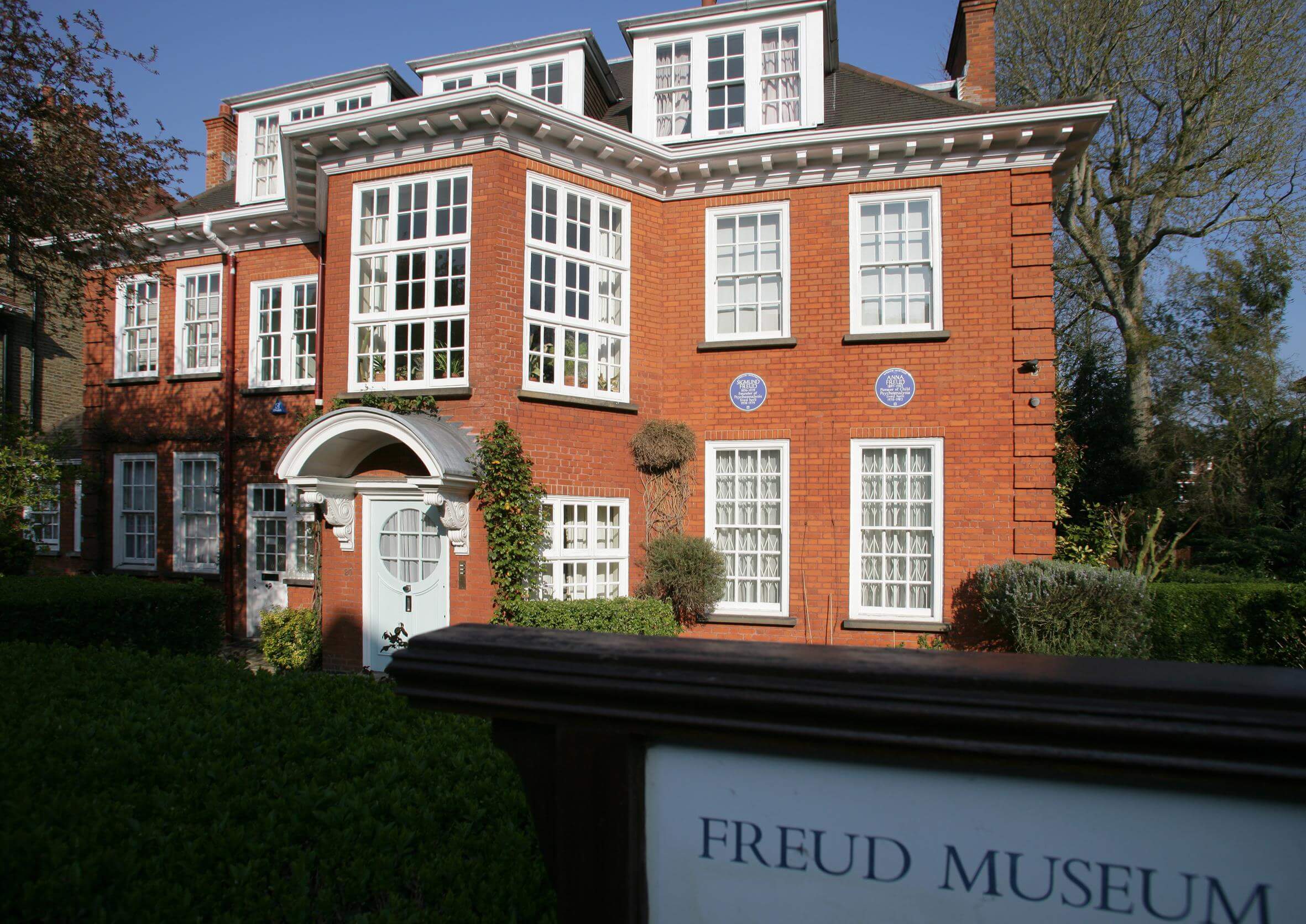 Pink Days and Blue Days and Wrinkles of Time - Freud Museum London