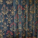 Daisy_wall_hangings,_designed_by_William_Morris_for_Red_House,_worked_by_William_and_Jane_Morris,_1860,_couched_wools_on_wool_serge_-_Kelmscott_Manor_-_Oxfordshire,_England_-_DSC09983