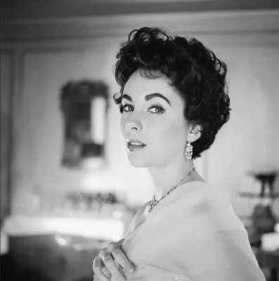 The King of Vogue: National Portrait Gallery To Host Landmark Cecil Beaton Photography Exhibition
